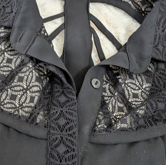 Women's top size Small silky black blouse open detail - Picture 8 of 10